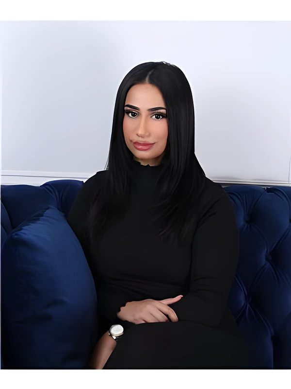 Shafaq Butt, Toronto real estate salesperson